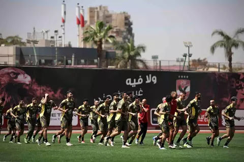 استعدادًا لمواجهة الهلال.. الأهلي ينهي تدريباته بالقاهرة قبل السفر إلى موريتانيا